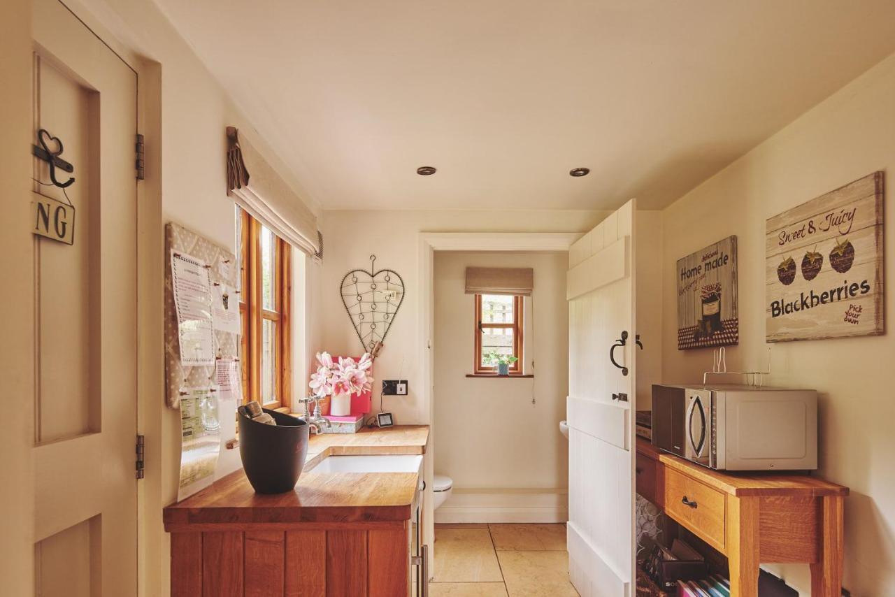 Apple Tree Cottage Beckford Exterior photo